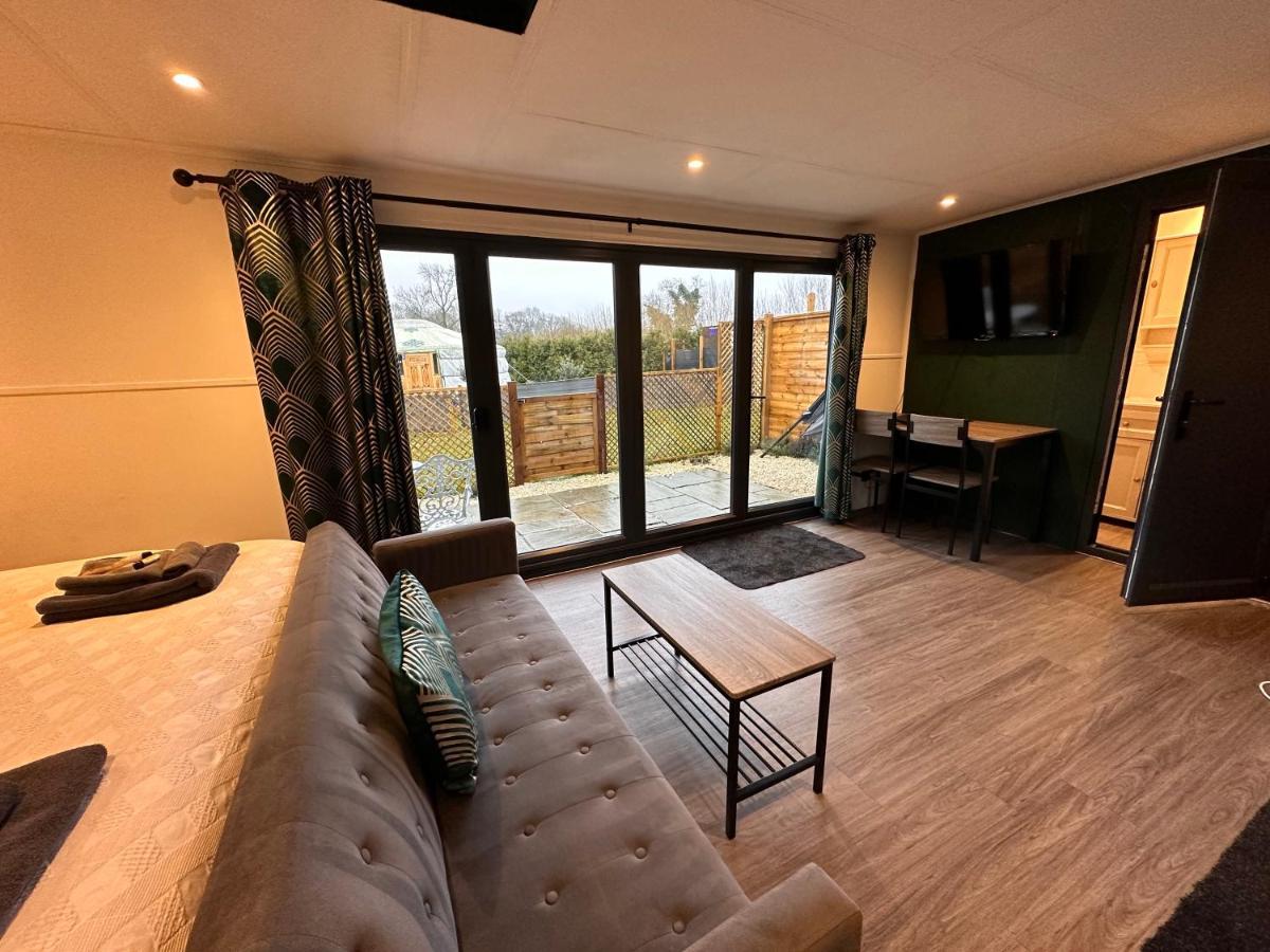 Buzzard Holt Hosting Hotel บักกิงแฮม ภายนอก รูปภาพ