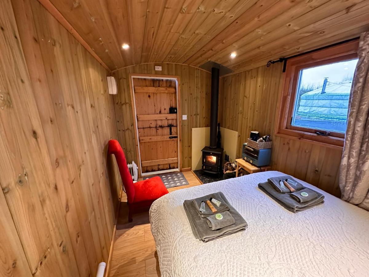 Buzzard Holt Hosting Hotel บักกิงแฮม ภายนอก รูปภาพ
